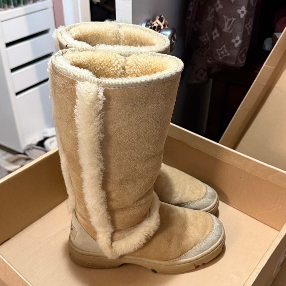 UGG sunburst tall boot - Picture 5 of 10
